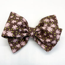 Load image into Gallery viewer, Mod Floral Linen Bow