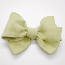 Load image into Gallery viewer, Willow Linen Bow